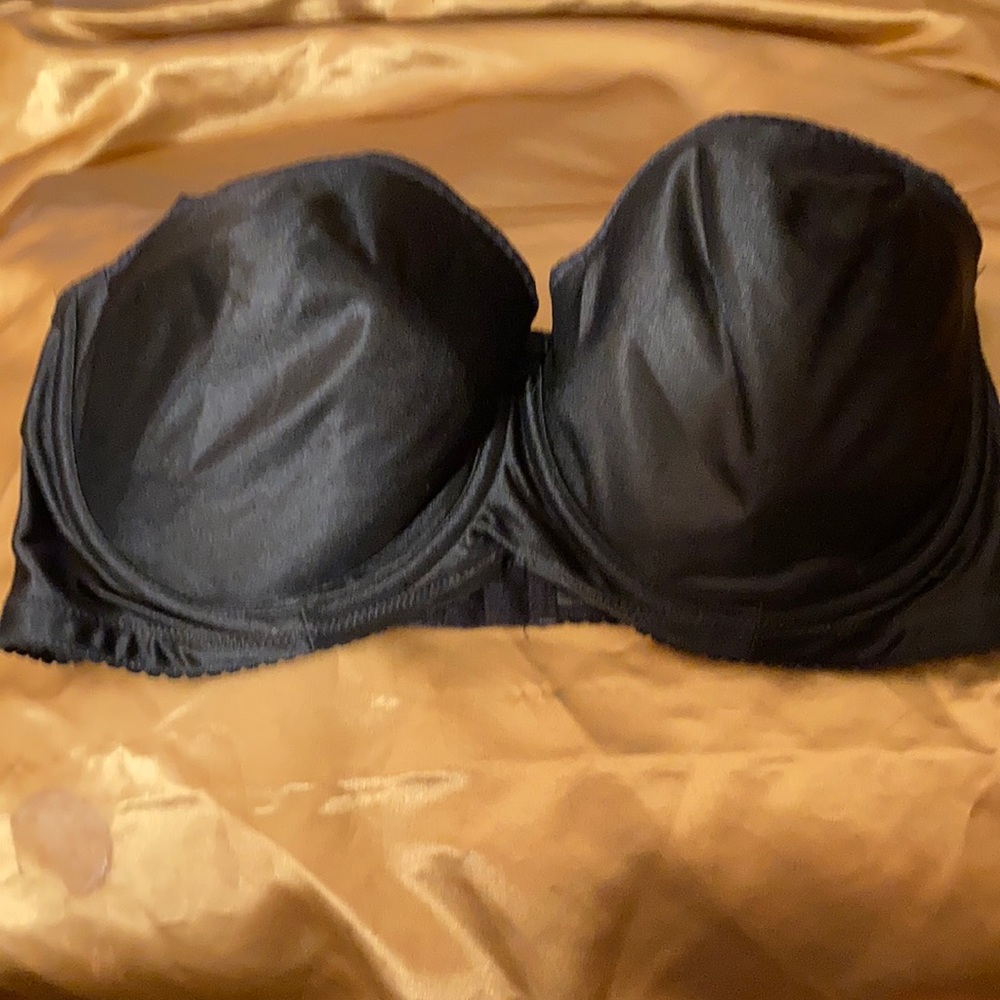 Cabernet Black Strapless 38DD Underwire Bra